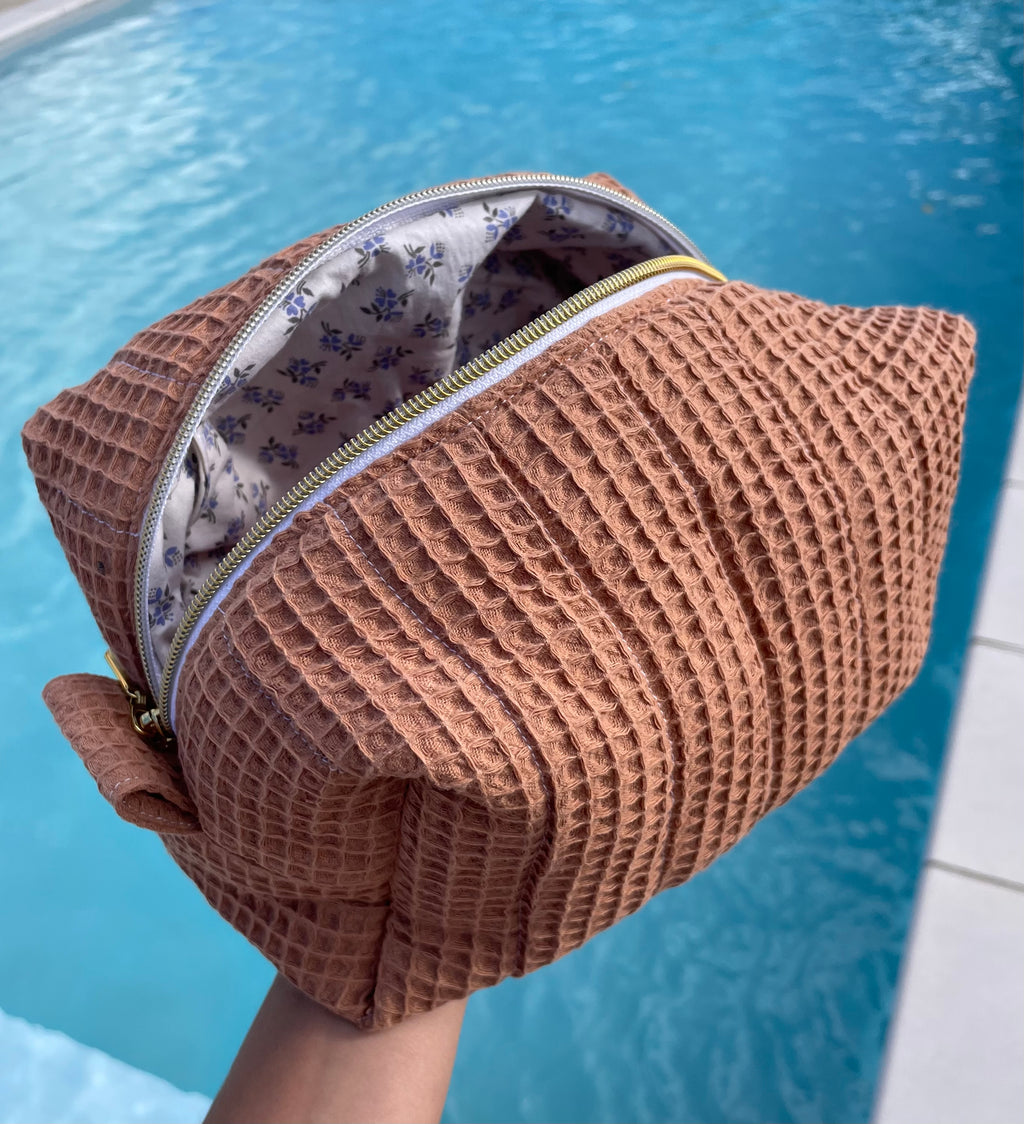 La trousse maquillage tissu nid abeille