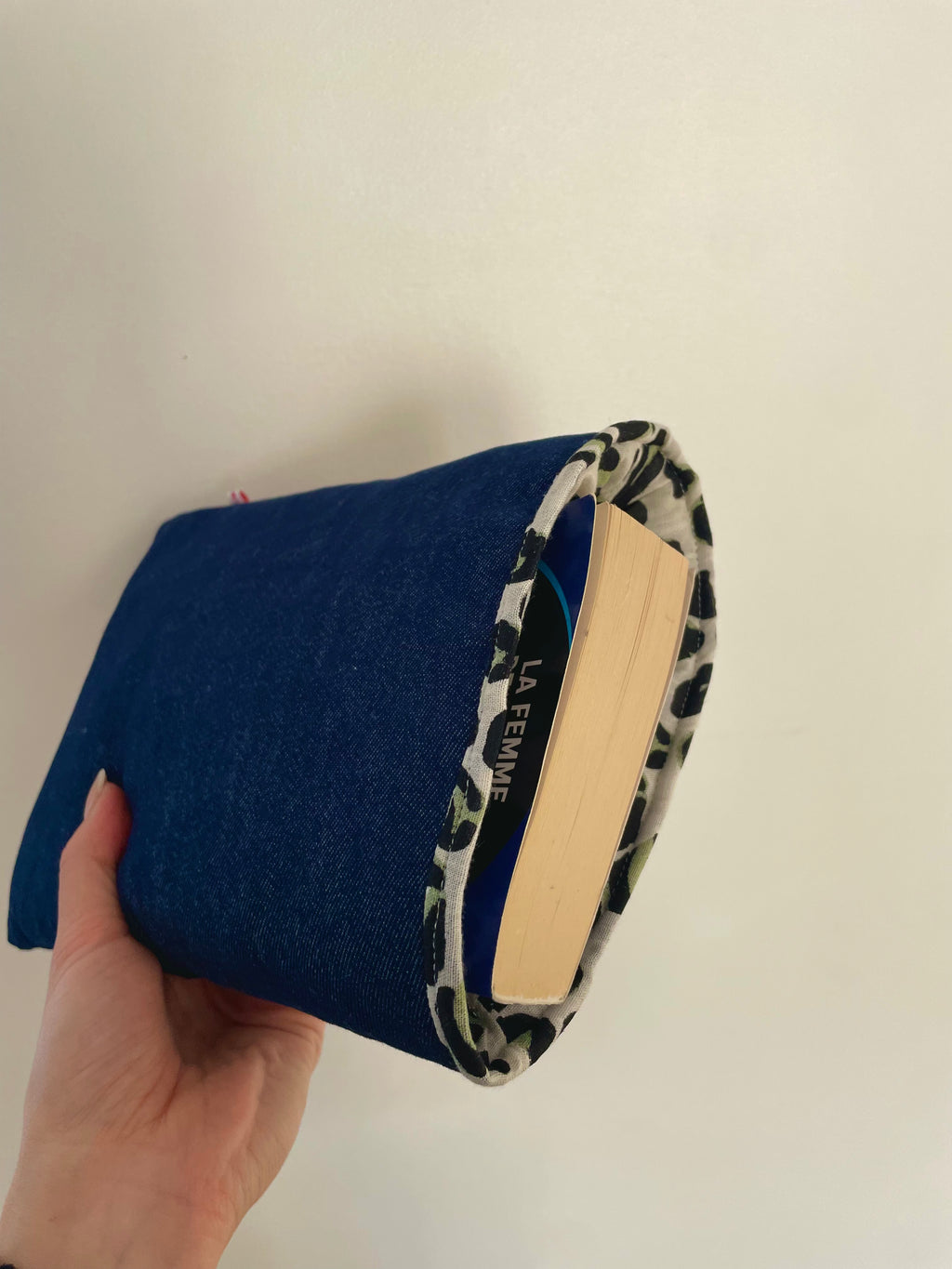 La housse de livre léopard et jean